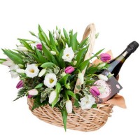 Корзина цветов "Весенняя фантазия"